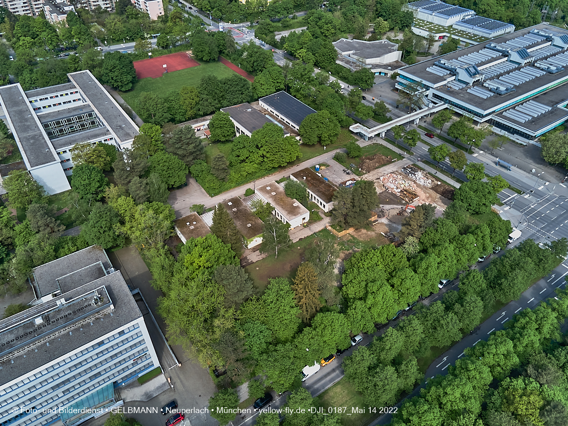 14.05.2022 - Luftbilder von der Baustelle Haus für Kinder in Neuperlach